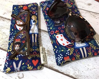 Alice in Wonderland Glasses Case, Unique Sunglasses Pouch, Cushioned Specs Bag, Metallic Gold Accessories, Bookish Gift for Her