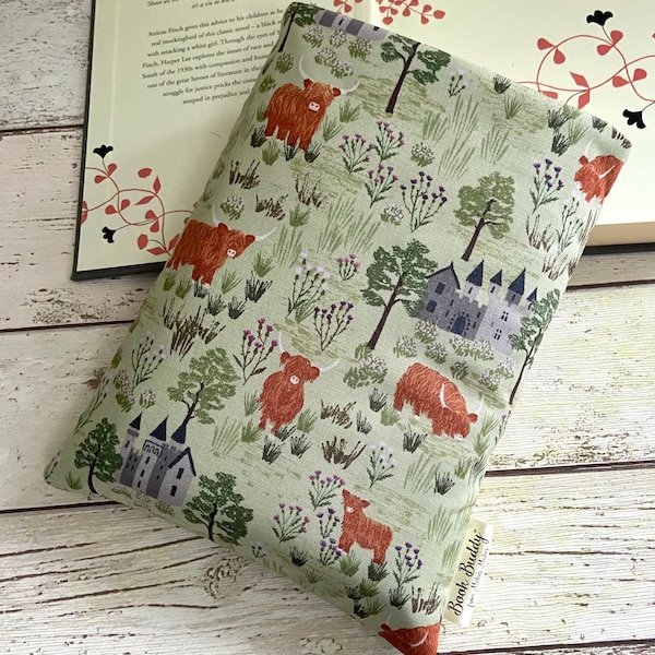 Highland Cow Book Buddy, Scottish Book Sleeve, Sage Green Protective Book Cover, Nature Reader Gift, Scotland Woodland Castle Thistle Bag