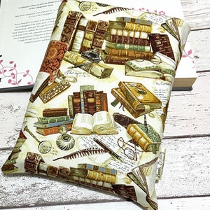 Vintage Books Sleeve, Writer Reader Desk Book Buddy, Literary Book Gift, Padded Book Cover, Bookshelf Storage, Book Pouch Accessories