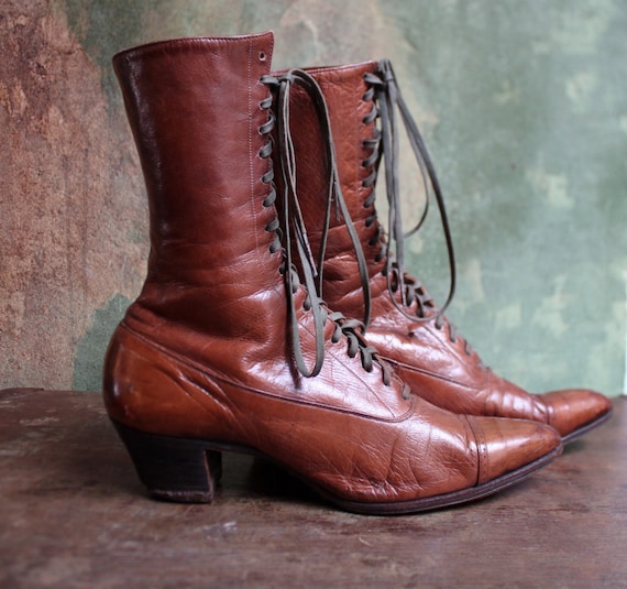 VICTORIAN LEATHER BOOTS
