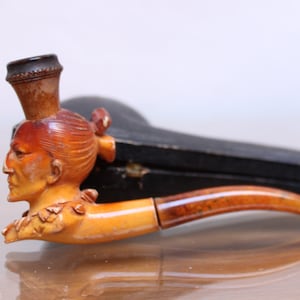 SEAFOOD SMOKING PIPE.