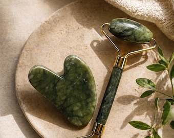 Jade Massagegerät | Kristall Gesicht Roller | Bergkristall Gua Sha | Letterbox Geschenkbox | Spa & Entspannung | Leinen Storgae Tasche + Geschenk verpackt