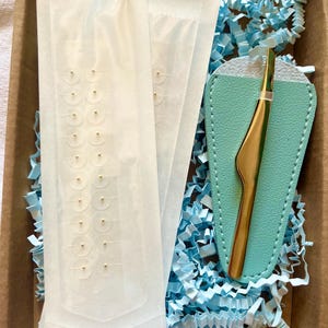 Kit di 40 semi auricolari per agopressione placcati in oro o argento + guida + pinzette + custodia + carta da regalo / set regalo per cassetta postale / guarigione olistica