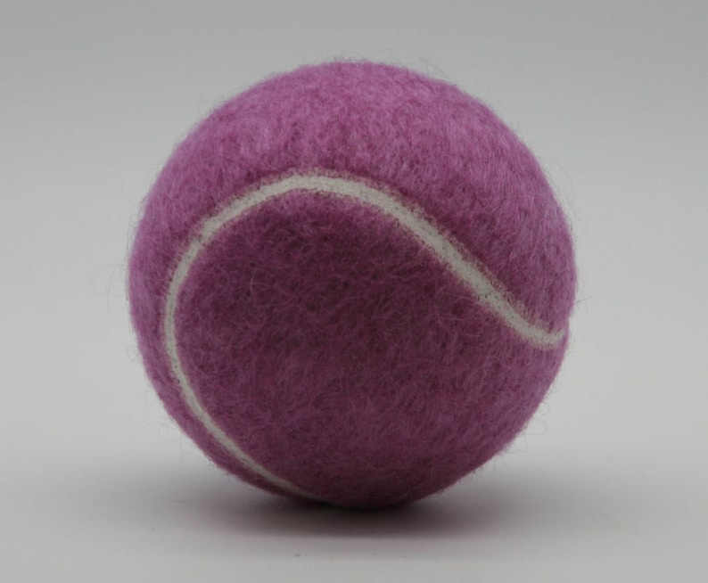 2 Balles De Tennis Rétro - Couleurs Bleu Et Rose - Fabriqué Au Royaume-Uni - Diamètre 66 Mm - 2