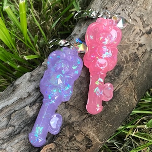 Sailor Moon holographische Harz Charme Kawaii Schlüsselanhänger rosa oder lila