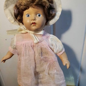 Muñeca de tela y composición sin marcar de 17&quot;