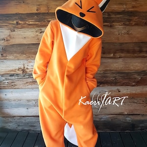 Orange Fox Kigurumi - kundenspezifischer handgemachter Kapuzenfleece-Pyjama, warmer Overall plus Größe insgesamt, Unisex-Erwachsenenkostüm - Defiance Fox