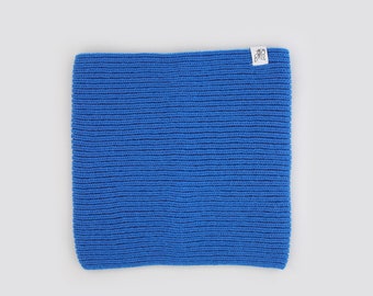 Blue knitted acrylic tube neck warmer in Montreal