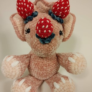 Strawberry Dino, strawberry dinosaur, strawberry triceratops, crochet strawberry dino, crochet triceratops, dinosaur stuffy, *Made to Order*