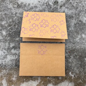 Pacote com 5 cartões de felicitações estampados à mão com padrão floral 5x7