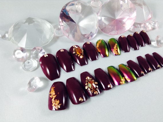 chrome nails, press on coffin nails, chameleon nails, maroon nails, birthday nails, fake nail set, acrylic nails, short coffin nails, nails