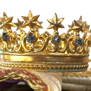 Poised Crown Sticker