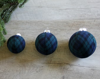 Adorno navideño a cuadros Black Watch: decoración clásica para el árbol de Navidad