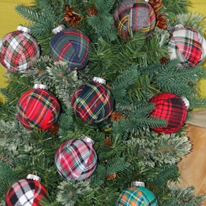 Plaid Christmas Ornaments Set: Fabric Holiday Tree Decoration image 5