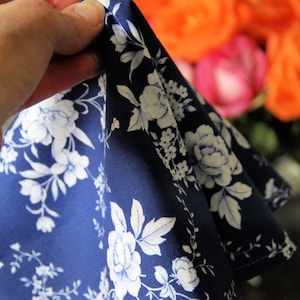 Chinoiserie Cotton Napkins, Blue and White, Set image 8