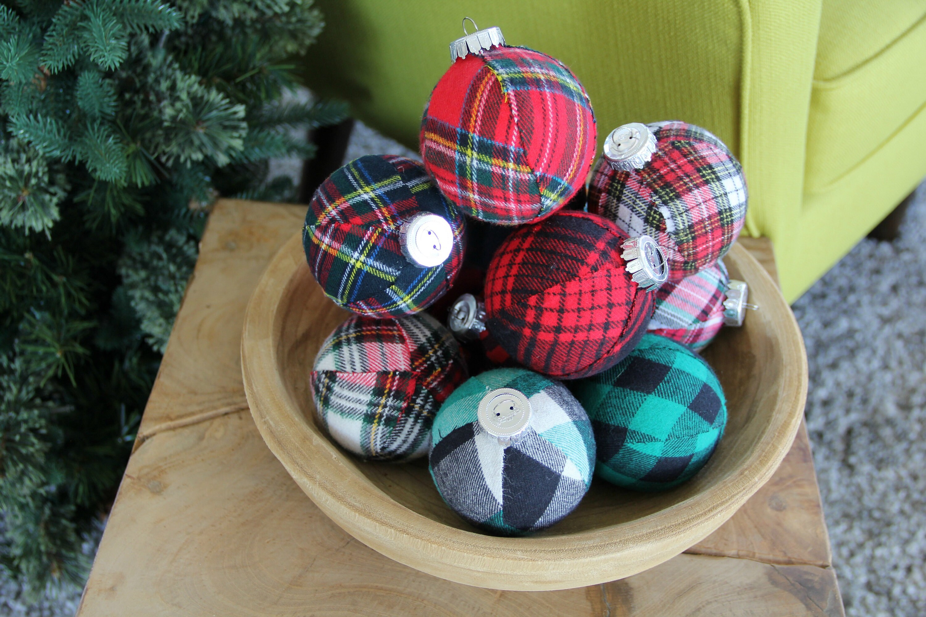 Plaid christmas ball ornaments outlet