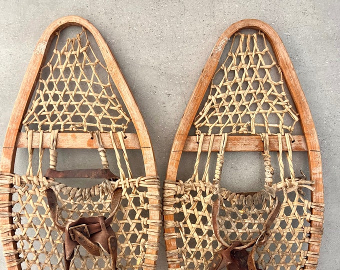 Vintage Rustic WOOD & RAWHIDE SNOWSHOES, Weathered 42 Snowshoes, Wood