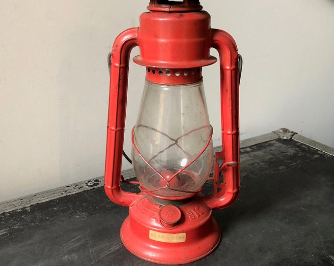 Vintage RED DIETZ LANTERN, Lantern Made in Hong Kong, Vintage Red Metal