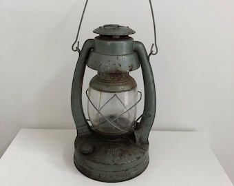 Vintage EMBURY AIR PILOT No. 2 Lantern, 1940s Rustic Worn Antique Lantern, Green Kerosene Barn Lamp w/ Clear Globe, Warsaw New York,