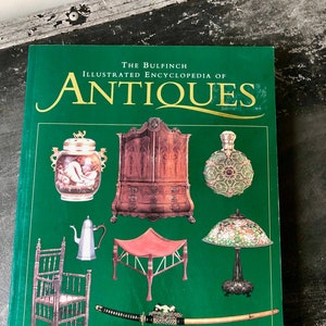 Enciclopedia ilustrada de antigüedades de Bulfinch, edición de 1994.