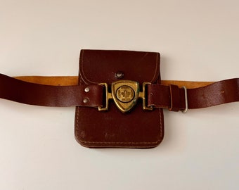 Vintage SCOUT BELT & POUCH, Canada Maple Leaf Insignia, Leather Belt and Waist Pouch, Canada Scout Collectibles, Scout Memorabilia