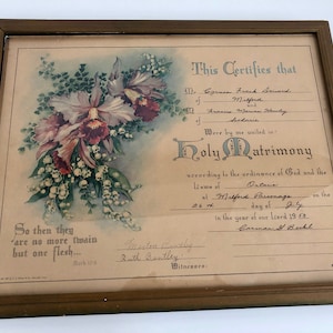 CERTIFICAT DE MARIAGE encadré vintage de 1953, cadre en bois original, grand certificat de mariage religieux, art mural mariage foral, accessoire photo de film