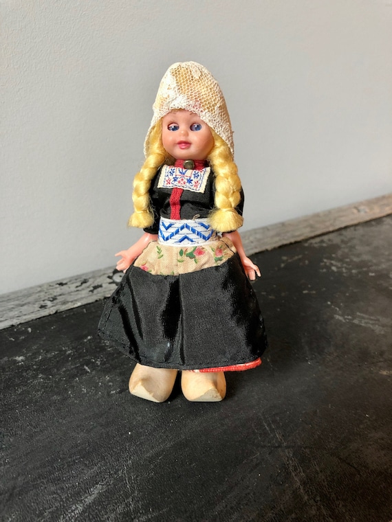 Vintage DUTCH SOUVENIR DOLL Holland Doll in Traditional Dutch | Etsy