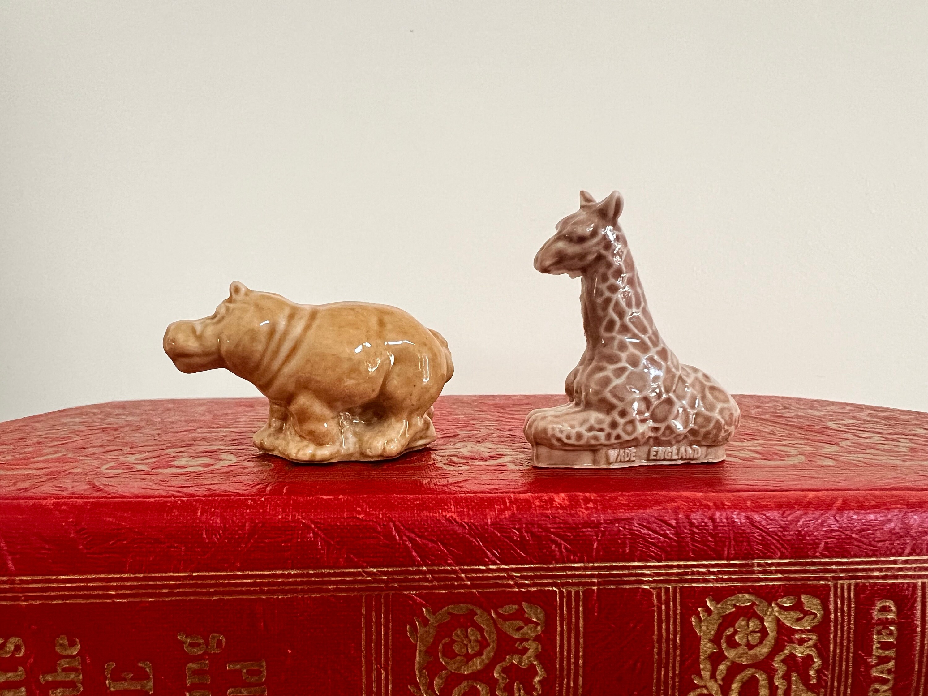 Red Rose Tea Figurine Set Of 8 Rare Wade collectible animal