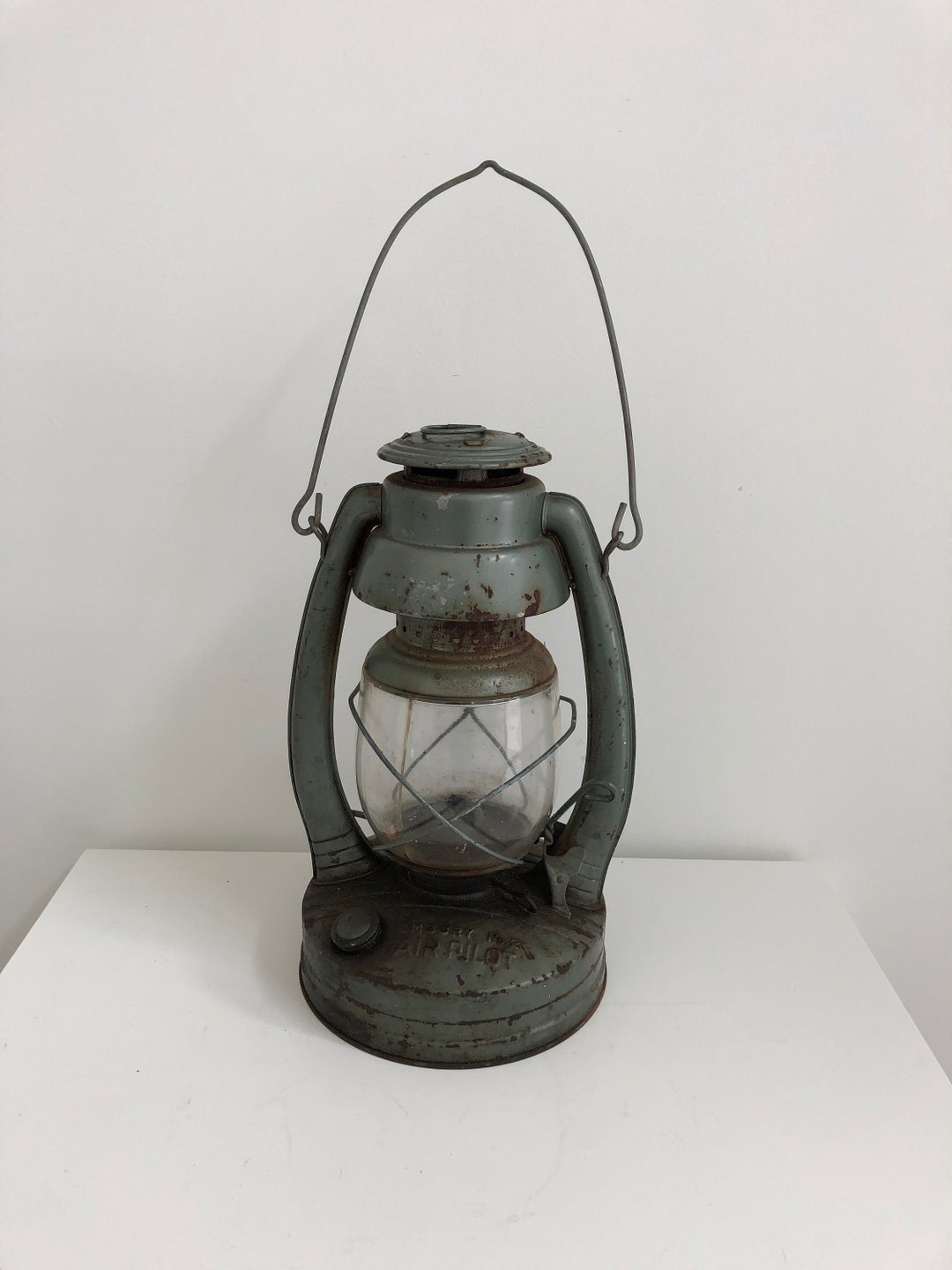 Vintage Embury Air Pilot Lantern: 1940s Green Kerosene Barn Lamp