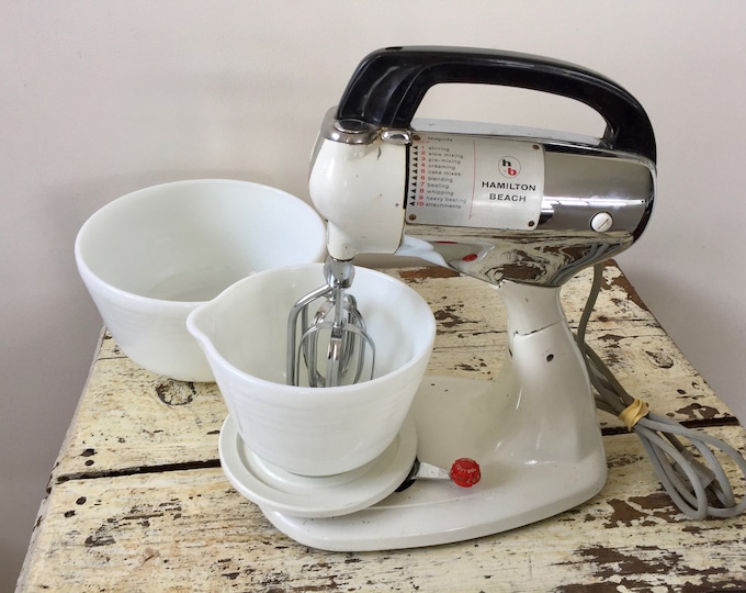 Vintage 1950s HAMILTON BEACH MIXER, Model K 10 Speed Mixer With 2 Pyrex Bowls, Mid Century