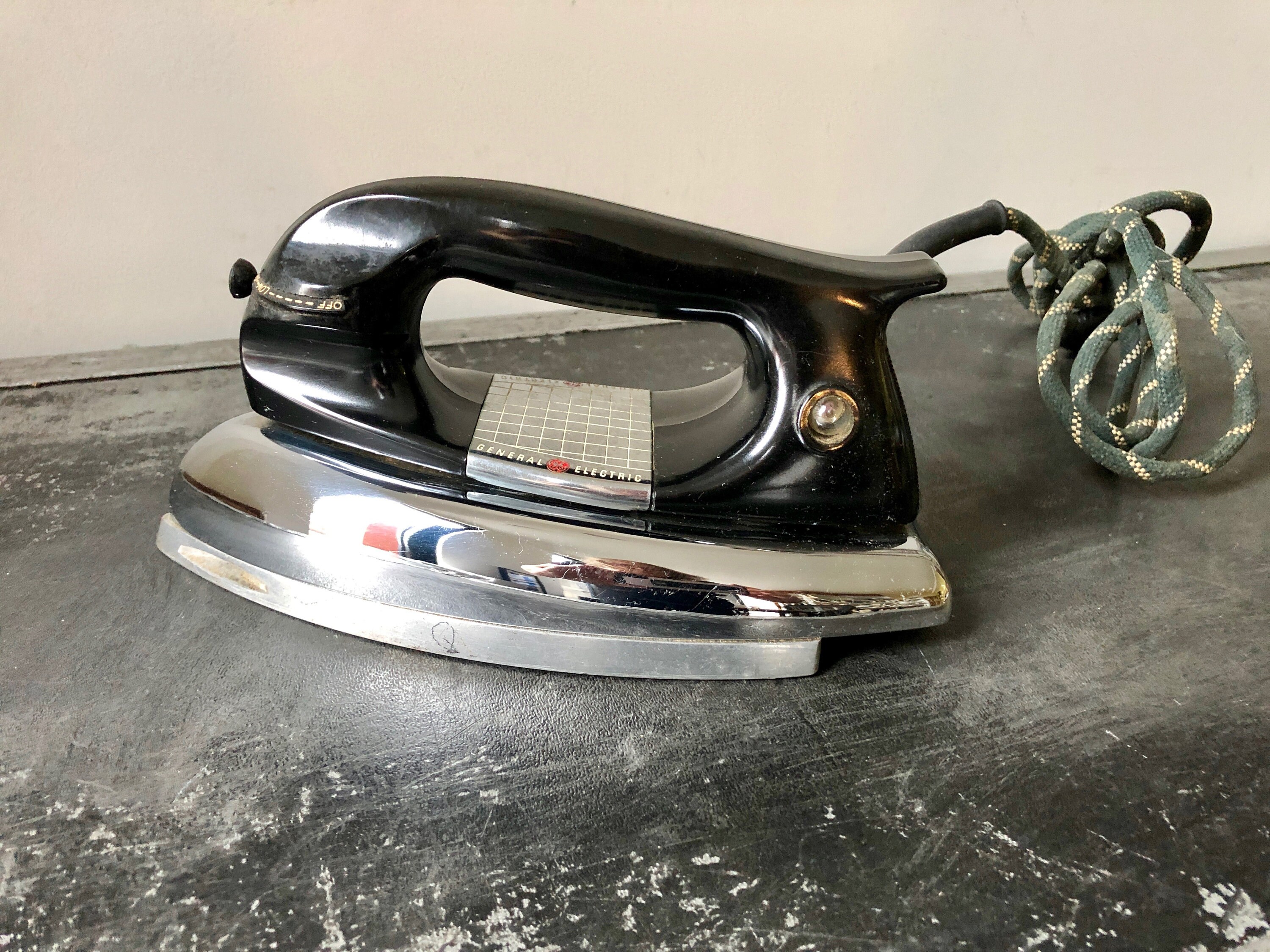 Vintage 1940 GENERAL ELECTRIC IRON Electric Working Iron