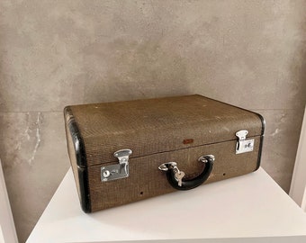 Vintage TWEED HARTMANN SUITCASE, Antique Hardshell Train Luggage, Clasps w/ Key, Leather Trim and Handle, 18" X 14" Suitcase Vintage Travel