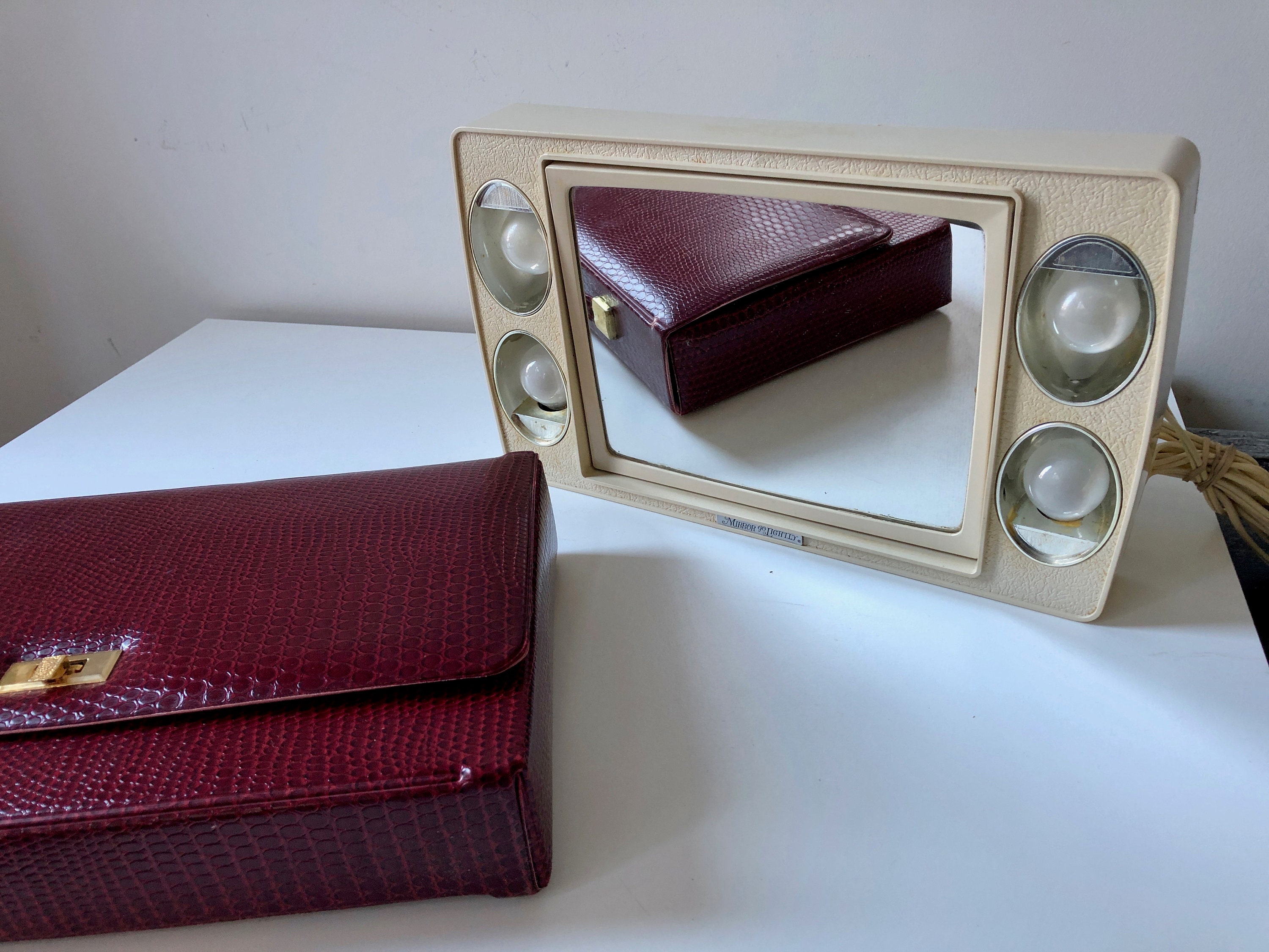 Vintage MAKE UP MIRROR With Travel Case Mirror Go Lightly Etsy UK