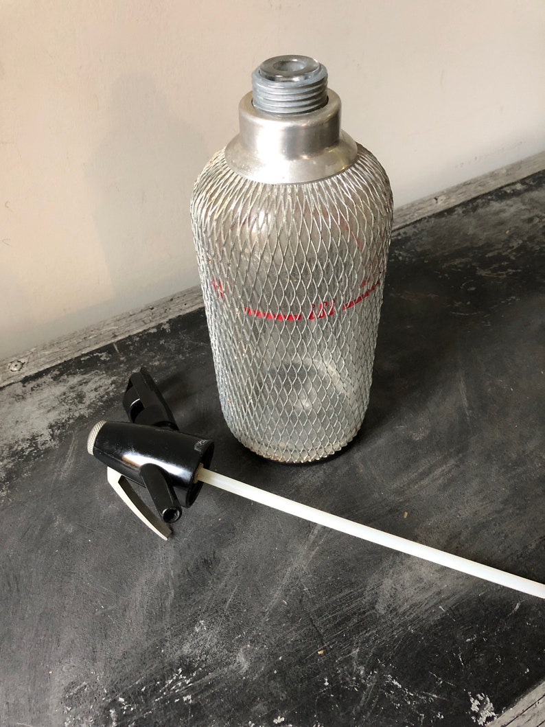 Vintage MESH SELTZER BOTTLE 1950s Isi Seltzer Bottle Mid Etsy