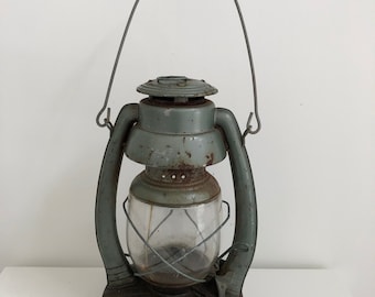 Vintage Embury Air Pilot Lantern: 1940s Green Kerosene Barn Lamp