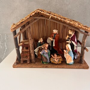 Vintage RUSTIC NATIVITY SCENE, Wood & Resin 6 Piece Nativity Scene