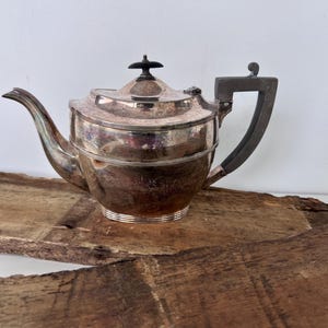 Antique SHEFFIELD SILVERPLATE TEAPOT, Art Deco E.P.N.S With Bakelite Handle, Tarnished Shabby Patina, English Teapot Display or Photo Prop