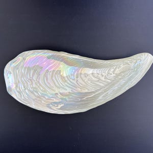 Vintage IRIDESCENT GLASS ART Platter, 15&quot; Sculptural Freeform Dish with Pearl Finish, 1980s Modern Coastal Glam Centrepiece Bowl, Art Glass