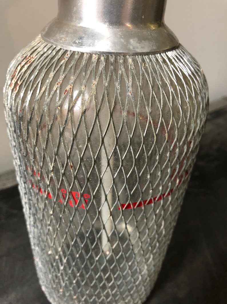 Vintage MESH SELTZER BOTTLE 1950s Isi Seltzer Bottle Mid Etsy
