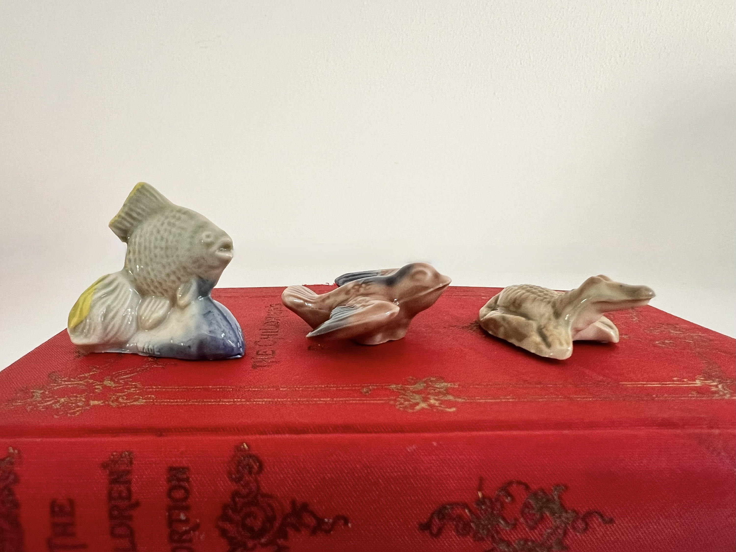 Red Rose Tea Figurine Set Of 8 Rare Wade collectible animal