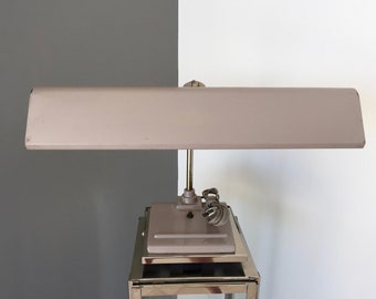 Vintage Sightmaster Desk Lamp: Mid-Century Industrial Task Lighting