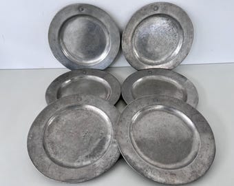 Vintage PEWTER DINNER PLATE, Wilton Armetale Tavern Style, 10.5-Inch Plate w/ Crest Mark, Rustic Colonial-Inspired Charger Plate, Taverncore