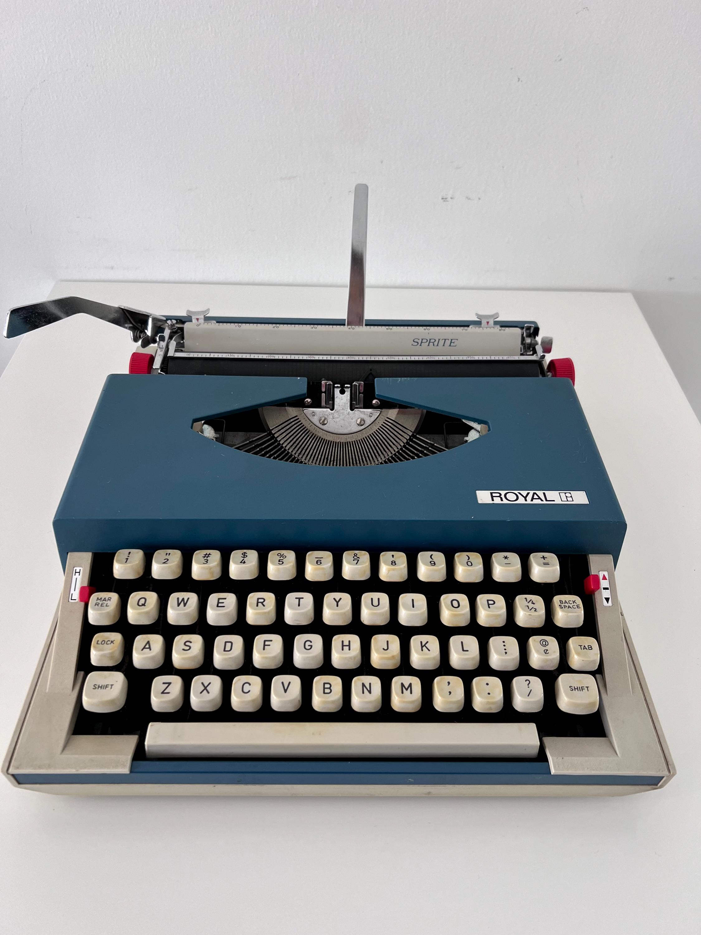 新品タグ付 MADISONBLUE B.D. SH TYPEWRITER Blue Royal Typewriter - Etsy