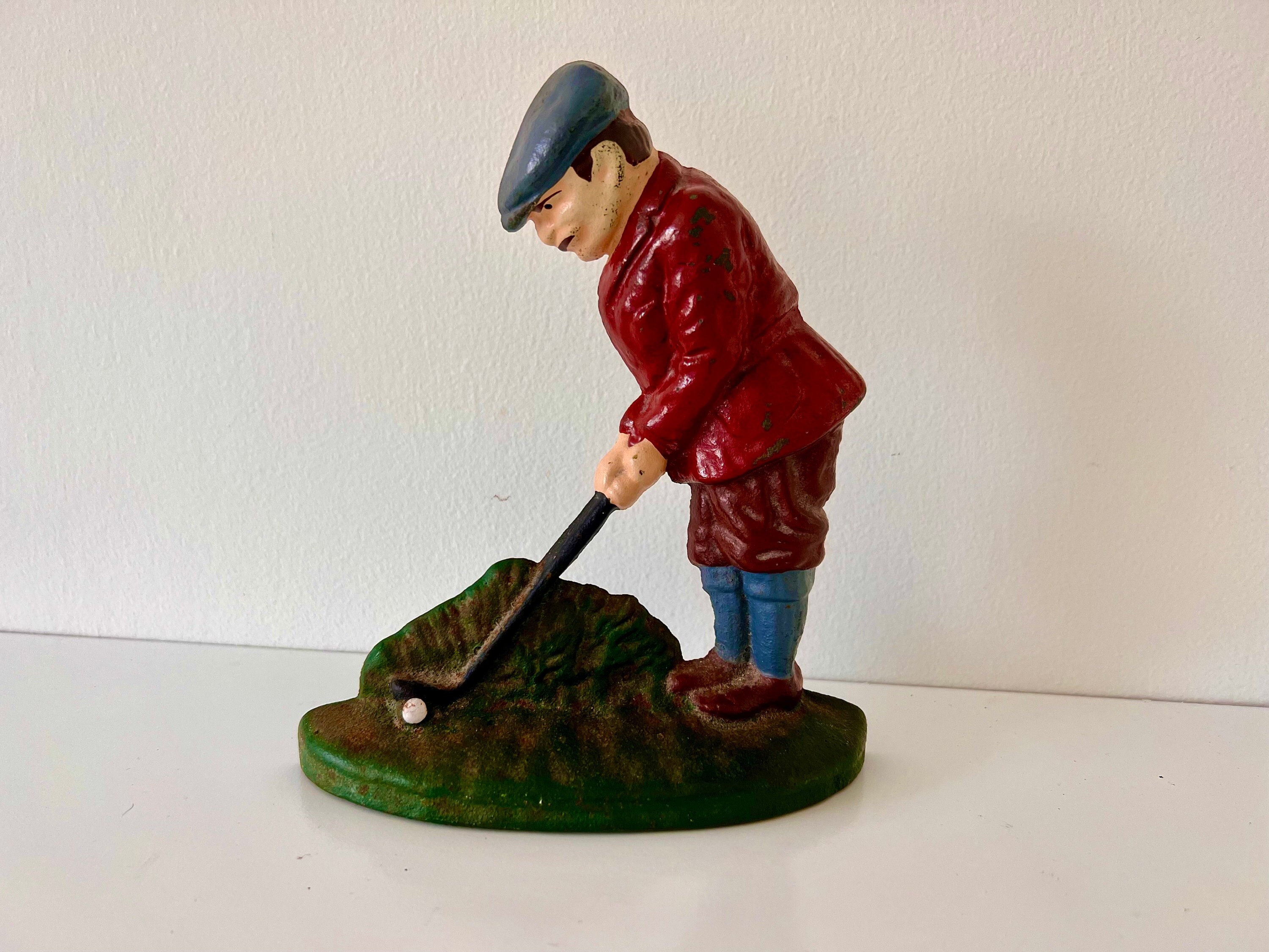 VINTAGE ANTIQUE GOLFER DOOR STOP/BOOKEND PLAYING GOLF SOLID HEAVY CAST IRON  8”