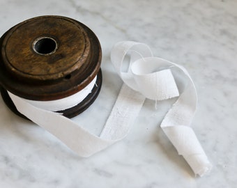 CREAMY WHITE - Linen ribbon, 100% pure linen with rustic frayed edging, 1", 2", 3" ribbon, white fabric ribbon for weddings, gifts, florals