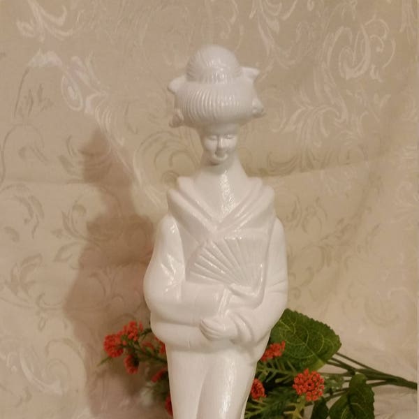 Demure Japanese Maiden Figurine