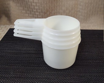 White Tupperware Measuring Cups  Set of 4