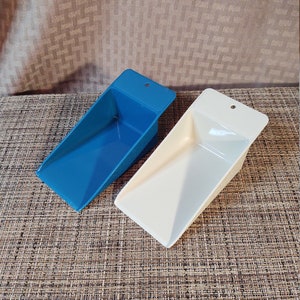 Tupperware Wedge Scoop