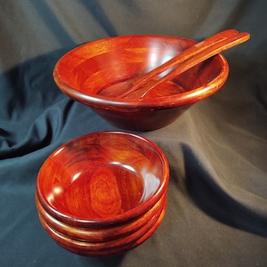 Lightweight Wooden Salad Bowl Set