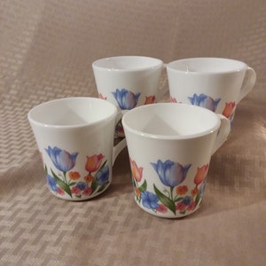 Corning Spring Tulips Mugs   Set of 4